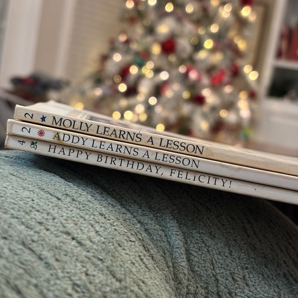 3 Vintage American Girl Paperback Books. Molly Felicity Addy 1992 1993 1986 - Picture 2 of 5